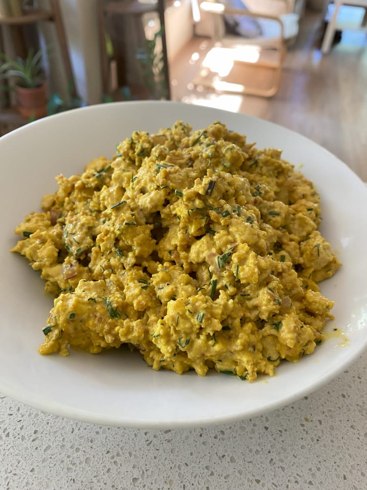 Creamy Mayo, Dill and Chives Tofu Scramble